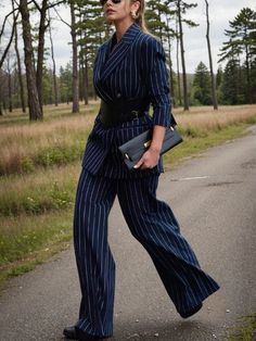 Olivia Mark - Modish Striped Trouser Collection Estilo Kardashian, Pocket Stitching, Striped Pant, Loose Trousers, Woman Suit Fashion, High Waist Pants, Pinstriping, Looks Street Style, Looks Black