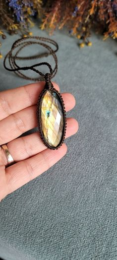 Macrame necklace with labradorite, made with love. Hippy Gifts, Valentines Day Presents, Macrame Necklace, Made With Love, Handmade Art, Pendant Necklaces, Labradorite, Rose Quartz, Hippie Boho