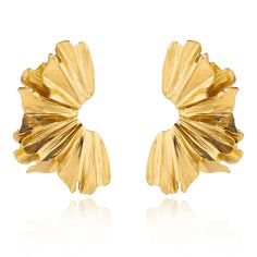 Make a bold statement with the luxurious Arabella Statement Earring. These sophisticated and exclusive earrings will elevate any outfit with their unique and elegant design. The perfect addition to your collection for a touch of luxury and style. 18k Gold Plated over Stainless Steel 2.2" Hypoallergenic Water & Tarnish Resistant Luxury Statement Earrings With Oxidized Finish, Luxury Multicolor Statement Earrings, Statement Earrings Natural Elements, Luxury Gold Plated Formal Earrings, Luxury 22k Gold Bridal Earrings For Ceremonial Occasion, Luxury Plated Jewelry For Statement Occasions, Cheap Statement Earrings For Beach, Luxury Jewelry For Women's Fashion Statement, Luxury Gold Plated Bridal Earrings For Festive Occasion