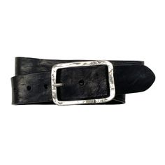 The leather belt is 4 cm wide, making it ideal for jeans. The belt impresses with the authentic feel of the leather and its soft touch. The leather is purely vegetable-tanned and therefore acquires a beautiful patina over time. The vintage character of the leather is created by its distinctive neck creases. It can have visible natural flaws that make each belt unique. This vintage leather is available in 3 colors: black, chocolate and cognac. BELT SIZE:  Please take a moment to measure your waist size, it's quick and easy. Just follow the description in the attached picture. WE LOVE ACCESSORIES: * individual customization, requests are welcome * handmade in Germany * high-quality Italian cowhide leather * nickel-free hardware * fair and sustainable production * easy exchange or return * pl