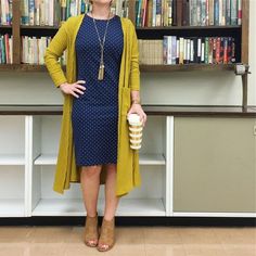 Casual Teacher Outfit, Winter Teacher Outfits, Spring Teacher Outfits, Teacher Dresses, Fall Outfits For School, Yellow Cardigan