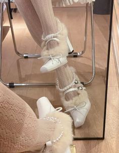 Cinderella Aesthetic, Coquette White, White Kicks, Clueless Outfits, Modern Princess, Vintage Princess, Dior Shoes, Pretty Shoes, Ghost Chair