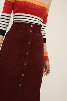 Cord Skirt Outfit Fall, Corduroy Midi Skirt Outfit, Long Corduroy Skirt Outfit, Velvet Skirt Outfit Ideas, Velvet Midi Skirt Outfit, Autumn Fashion 2024, Cord Skirt Outfit, Long Skirt Outfits Aesthetic, Velvet Skirts