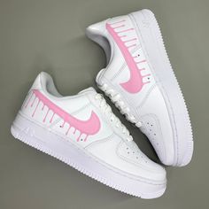 authentic original Nike Air Force 1 hand painted customs sneakers light pink drip on the outsides of the sneakers light pink swooshes on the insides of the sneakers All sneakers are made on order, please allow the indicated time for your item to be shipped. If you have any questions about the process time or do you need the sneakers quickly? Just send us a message!   * Be aware of your sneaker size, please in doubt go to the store first * Sneakers color may slightly vary due to photographic ligh Nike Air Force 1 Pink, Air Force 1 Pink, Earn Respect, Air Force 1 Sneakers, Preppy Shoes, Pretty Shoes Sneakers, All Nike Shoes, Custom Air Force 1, Air Force One