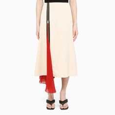 Off-white silk viscose faille midi skirt by Gucci featuring red chiffon underlayer and zip detail. White Silk Skirt, Shoes For Man, Silk Wrap Skirt, Cream Skirt, Dress Idea, Red Chiffon, Bags And Shoes, Silk Wrap, Silk Skirt