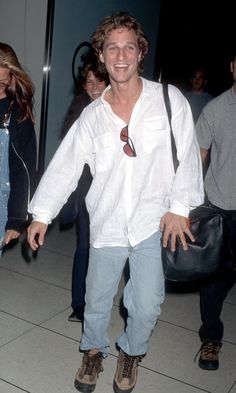 90s Men Street Style, 90s Mens Aesthetic, Mens 90s Style, 80s Men Aesthetic, 90s Mens Fashion Summer, 90s Mens Celebrity Fashion, 90s Celebrity Fashion Men, Matthew Mcconaughey Outfit, 2008 Fashion Men