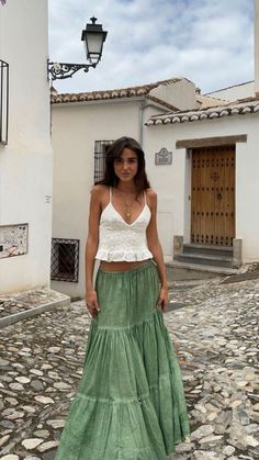 20+ Granola Summer Outfits 2024 I'm Currently Obsessed With 74 Spain Outfit, Greece Outfit, Look Boho Chic, Estilo Hippy, European Summer Outfits, Europe Outfits, Estilo Hippie, Outfit Inspo Summer, Italy Outfits