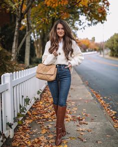 Riding Boots And Skirt Outfit, Looks With Brown Boots, Outfit Ideas Brown Boots, Cognac Knee High Boots Outfit, How To Style Dark Brown Boots, Outfits With Brown Hair, Brown Boots Jeans Outfit, Outfits With Long Brown Boots, Below Knee Boots Outfit