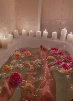 Social Photo, Femininity Aesthetic, Aesthetic Bath, Bath Aesthetic, Vision Board Pictures, Dream Vision Board, Dessin Adorable, روتين العناية بالبشرة, Bubble Bath