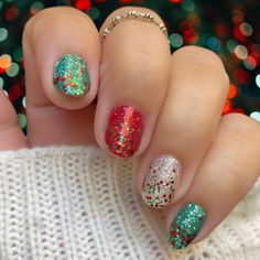 Color Street Nails Christmas Combos, Color Street Christmas Combos, Color Street Christmas, Christmas Nail Colors, Quick Nail Art, Nail Work, Nail Color Combos, Mixed Mani, Manicure Colors