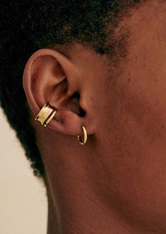 Earcuff gilded with fine gold brass;Weight of an earcuff : 1,5 gr / 0.05 oz;Height : 1 cm / 0.4 in;This earcuff is not suitable to be worn differently than the one shown in the pictures Men Piercing, Victoria Paris, Ear Cuff Gold, Drippy Fits, Ear Cuff Jewelry, Guys Fits, Gold Ear Cuff, Ear Candy, Jewelry Essentials