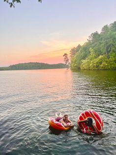 Lake Bachelorette Aesthetic, River Float Aesthetic, Float Trip Aesthetic, River Tubing Aesthetic, Summer Aesthetic Mountains, Lake Vibes Aesthetic, Lake Weekend Aesthetic, Mountain Summer Aesthetic, Lake House Aesthetic Summer