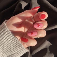 Pink Nail With Glitter, Pink Nail Sets, Nails Inspo Pink, Pink Nails Art, Nail With Glitter, Pink Nail Inspo, Short Pink Nails, Pink Nail Art Designs, Valentine Nail