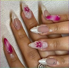 Christmas Nail Art Inspiration for Short Nails Step Up Your Christmas 2023 | Winter Nail Inspo Nail Design Gold, 3d Flower Nails, Acrylic Press On Nails, Purple Nail, Nail Swag, Birthday Nails, Pretty Acrylic Nails, Floral Nails