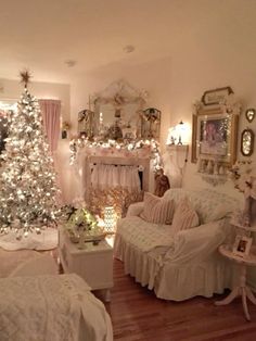 Cotteque Bedroom, Croquette Living Room, Christmas Room Inspo Pink, Coquette Living Room Aesthetic, Pink Winter Bedroom, Coquette Christmas Room, Pink Christmas Bedroom Aesthetic, Christmas Bedroom Decor Pink, Pink Christmas Aesthetic Bedroom