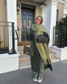 Muslim Fall Outfits, Hijabista Fashion Outfits, Winter Hijabi Outfits, Modest Fashion Muslimah, Hijabi Fashion Winter, Winter Modest Outfits, Hijabi Winter Outfits, Maxi Dress Sweater