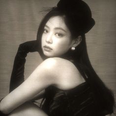 #jennie Jennie Kim Icons Cute, Jennie Cool Photo, Jennie Pfp Aesthetic, Jennie Kim Pfp, Jennie Pictures, Black Jennie, Pfp Jennie, Jennie Core, Jennie + Core + Aesthetic