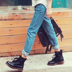 if i could have a pair of dr. martens....if only i could have a pair. Martens Style, Doc Martens Outfit, Hipster Grunge, Mode Inspo, 가을 패션, Doc Martens, Mode Inspiration, Grunge Fashion, Who What Wear