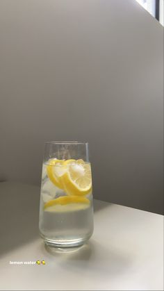 Drinking Hot Water, Get Rid Of Warts, Water Aesthetic, Healthy Girl, Healthy Lifestyle Inspiration, Lemon Water, Aesthetic Food, Healthy Drinks