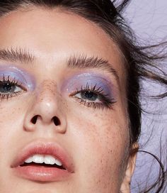 #inbeautmag via @sarahsilverofficial Editorial Make-up, Lilac Eye, Drag Make-up, Mode Editorials, Eye Makeup Looks, Kesha, Blue Eyeshadow, Matte Foundation, Editorial Makeup