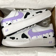 Custom Air Force 1 Purple Drip Cow Print Sneakers. Low, Mid & High Tops. 🎨Artwork: -Exactly as shown in the picture. -Fully hand painted. -Applied Special Acrylic Paint for Shoes and Finisher for more Durability.  -Waterproof and flexible. -We strongly recommend the use of the Anti Crease Protectors included to prolong the durability of the paint in certain areas when feet bend. 👟Sneakers: -100 % Authentic Air Force 1 Sneakers, purchased at official stores in the US, then customized by hand.  📐Size: -C (Child) Y (Youth) W (Women) M (Men.) -Women's sizes might be converted into their equivalent Youth's or Men's: 6.5Y - 8W or 8.5M - 10W, for example. Please refer to the Size Guide. 📦What is included: -Artwork. -Sneakers. -Shipping. -Lace Locks. 🔙Returns/Exchanges: NO RETURNS. Custom sho Paint For Shoes, Rave Shoes, Air Force 1 Sneakers, Custom Painted Shoes, Preppy Shoes, Pretty Shoes Sneakers, Custom Air Force 1, Nike Air Shoes