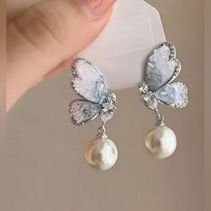 Silver And Blue Butterfly Faux Pearl Dangle Earrings, Nwt Dangly Butterfly Earrings, Blue Butterfly Accessories, Sky Blue Earrings, Light Blue Earrings, Pretty Earrings Dangle, Blue Pearl Earrings, Butterfly Dangle Earrings, Silver Butterfly Earrings, Tiffany Earrings