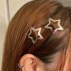 Set of 50 Star Shaped Hair Clips with Y2K Aesthetic Hair Clips Hairstyles, Hair Clips Aesthetic, Star Hair Clips, Y2k Hair, Clip Hairstyles, Star Hair, Short Styles, Dye My Hair, Dream Hair