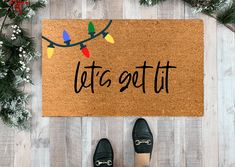 Doormat - Funny Christmas Door Mat Buddy The Elf Doormat, Welcome Mat Ideas Funny, Holiday Door Mat Ideas, Diy Holiday Door Mat, Christmas Front Door Mat Ideas, Christmas Door Mat Ideas Diy, Painted Doormat Ideas, Funny Doormats Hilarious, Paint Door Mat