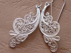 Filigrana Jewelry, Wire Jewelry Patterns, Haute Jewelry, Gold Pendent, Filigree Pattern, Diy Wire Jewelry, Earrings Inspiration, Jewelry Images