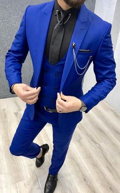 Get this royal blue three piece suit custom made for you by Giorgenti New York! We are here to help you style up your 2019 men’s wardrobe. #mensfashion #fashion #mensguides #menswear #menstyle #mensstyle #bespoke #suits #menssuits #sartorial #dapper #mensoutfits #gentlemanstyle #wedding #groomsmen #menwithstyle #giorgentiweddings Royal Blue Tuxedo, Suit For Groom, Men Suits Blue, Groomsmen Dress, Blue Three Piece Suit, Blue Tuxedo, Prom For Guys, Prom Suits For Men, Royal Blue Suit