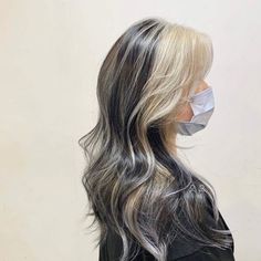 Skunk Hair, Hair Color Underneath, Hair Color Streaks, Hair Streaks, Hair Color And Cut, Dye My Hair, Hair Dye Colors, Hair Inspiration Color, Cut My Hair