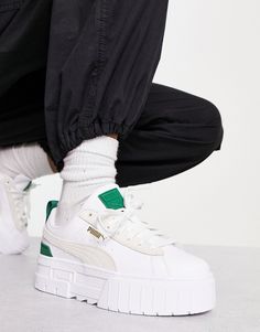 Zapatillas de Puma Par ganador Diseño de corte bajo Cierre con cordones Lengüeta y tobillo acolchados Detalle de la marca PUMA Perforaciones para mejor transpiración Suela de plataforma Suela texturizada antideslizante Puma Chunky Sneakers, Puma Mayze Sneakers, White Puma Sneakers For Streetwear, Women’s Puma Sneakers, Puma Shoes Women, Puma Original, Puma White, Jordan Shoes Retro, Pumas Shoes