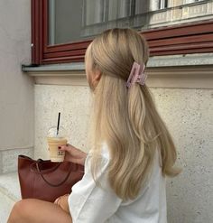 Brown Sugar Hair, Blonde Hair Aesthetic, Hollywood Glam Hair, Inspo Hairstyles, Aesthetic Feminine, Aesthetic Photoshoot, Hair Aesthetic