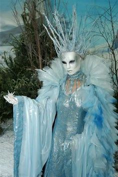 Snow Queen Costume Diy, Ice Witch Costume Snow Queen, Dark Ice Queen Makeup, Snow Queen Dress Fairy, Frost Makeup Ice Queen, Ice Witch, Teenage Halloween Costumes