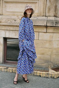 Odeeh Berlin Spring 2022 Fashion Show | Vogue Print Shirt Dress, Printed Shirt Dress, End Of Season Sale, Printed Midi Dress, Bold Prints, Summer 2023