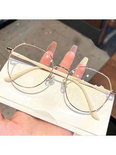 Specks Frames Women For Round Face, Cute Specs Frames, Frame For Round Face Eyeglasses, Round Frame Glasses Women, Aesthetic Glasses Frames For Women, Glass Frame For Round Face, Spects Frames For Women Round Face, Specks Frames Women, Trending Specs For Women