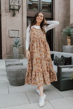 Dress Wishlist, Skirt Ideas, Pretty Floral Dress, Summer Outfits Aesthetic, Vestidos Retro