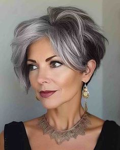 Grey Hair Inspiration, Caramel Highlights, Edgy Short Hair, Trendy Short Hair, Short Hairstyle