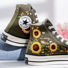 Welcome to LunnNest, a hand embroidered items shop. These are the most meticulously embroidered shoes that I give to you. I embroider them carefully and thoroughly with skillful hands. Converse type: Converse High Tops Chuck Taylor Converse color:  8. 1970s  Egret Green Price includes: Shoes + Embroidery as Pictured I can buy it for you at a store near your home or you can send me the canvas shoes you have available. Your embroidered Converse, Vans shoes are ready to ship in 8-16 days. I need th Custom Converse High Tops, Converse Types, Sunflower Shoes, Embroidery Sunflower, Sneakers Wedding, Converse Embroidery, Embroidered Converse, Converse Custom, Wedding Sneakers