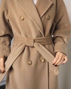 Beige Coat Outfit Winter, Belted Coat Outfit, Beige Coat Outfit, Beige Trench Coat Outfit, Long Beige Coat, Diy Belt For Dresses, Beige Wool Coat, Winter Coat Outfits, Men's Trench Coat