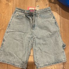 Size Medium/26-27 Brand New Jorts Women, Big Shorts, Belly Shirts, Baggy Shorts, Fire Fits, Streetwear Fashion Women, Swaggy Outfits, Really Cute Outfits, Christmas Wishlist