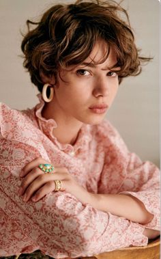 Gamine Hairstyles, Curly Pixie Haircuts, Wavy Haircuts, Short Curly Haircuts, Lob Hairstyle, Short Wavy Hair