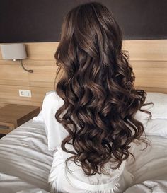 Curl Hairstyles For Prom, Aesthetic Curls Hairstyles, Hair Curled For Prom, Curl Hairstyle For Graduation, Curled Hair For Graduation, Curls For Prom Long Hair, Curls Hairstyles For Prom, Formal All Down Hairstyles, Wavy Hair Inspo For Prom