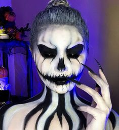 Intense Halloween Makeup, Ghost Makeup Look, Simple Scary Makeup, Halloween Prosthetic Makeup, Unique Clown Makeup, Simple Scary Halloween Makeup, Black And White Halloween Makeup, Black And White Clown Makeup, Horror Clown Makeup