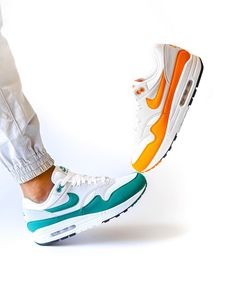 Le pack Nike Air Max 1 Anniversary 2020 est disponible sur wethenew.com ➖
📸 @heesh.a 1 Anniversary, 1st Anniversary, Air Max Sneakers