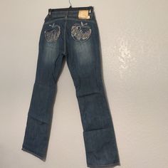 Apple Bottom Jeans Size 11/12 Blue With Gold Accents Used Jeans Are Missing Button As Pictured Easy Fix Can Buy Replacements Online From 3-10$ Worn Once In Great Condition Apple Bottom Shorts, Apple Bottom Jeans Jessica, Apple Bottom Jeans Boots With The Fur, 2000s Brands, Apple Jeans, Poshmark Clothes, Apple Bottom Jeans, 2000s Clothing, Hot Halloween Outfits