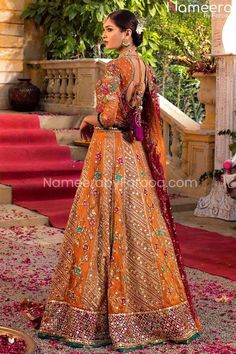 Lehenga Choli For Wedding, Choli For Wedding, Casual Bridal Dress, Pakistani Bridal Lehenga, Orange Lehenga, Mehndi Outfit, Bridal Mehndi Dresses, Choli Dress, Shadi Dresses