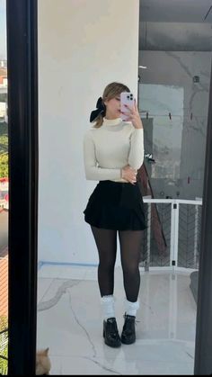 Outfits Bonitos Juveniles, Ootd Frio, Outfits Fresas, Girl Boss Outfit, New Years Outfit, Casual Day Outfits, Winter Outfit Inspiration, Cold Weather Outfits