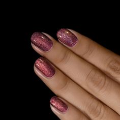 Rich Marsala Holographic Nail Polish Fall Sparkle Nails, Ilnp Polish, Pleasing Nails, Pretty Nail Colors, Fingernail Designs, Fall Gel Nails, Colorful Nail, Nail Shimmer, Holographic Nail Polish