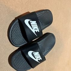 Like Brand New Casual Low-top Non-slip Slides, Non-slip Comfortable Slide Sneakers, Comfortable Non-slip Slide Sneakers, Black Casual Slide Sneakers, Casual Non-slip Low-top Slides, Casual Black Slides With Cushioned Footbed, Casual Black Slides With Branded Insole, Non-slip Slide Sneakers For Streetwear, Casual Black Synthetic Slides